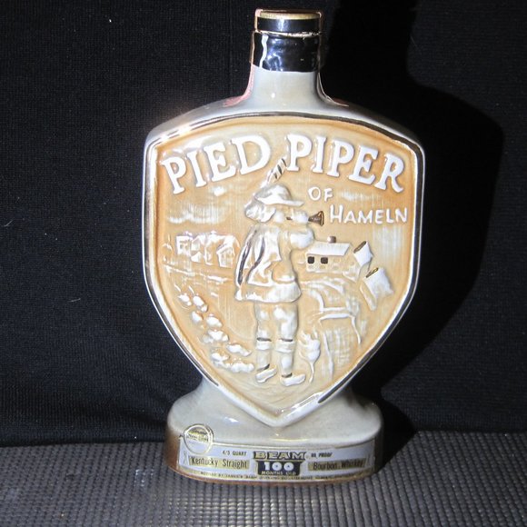Jim Beam Pied Piper of Hamelin Germany Decanter World Soccer Championship 1974.